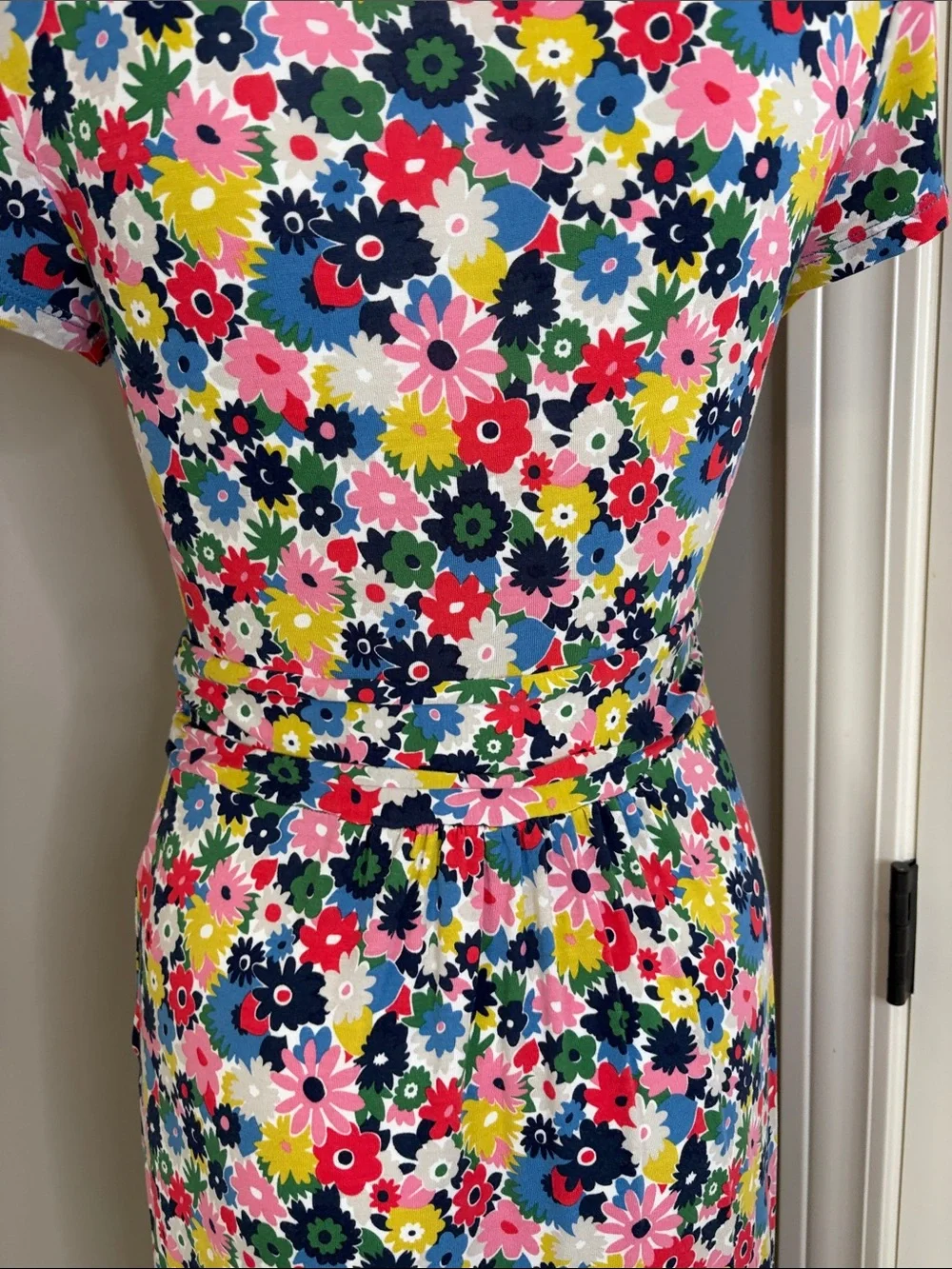Boden Amelie Paintbox Ditsy Floral Jersey Dress Waistline ruching pockets Sz 6 - Picture 11 of 16